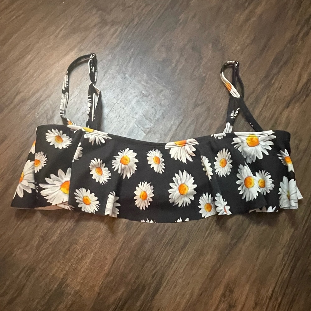 Wet Seal Daisy Bikini Top